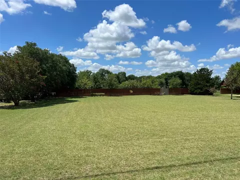 104 Suburban Dr, Ovilla, TX 75154