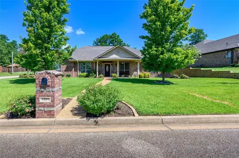 1501 Commanche St, Longview, TX 75605