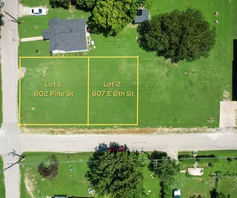 607 E 6th St, Bonham, TX 75418 photo 4