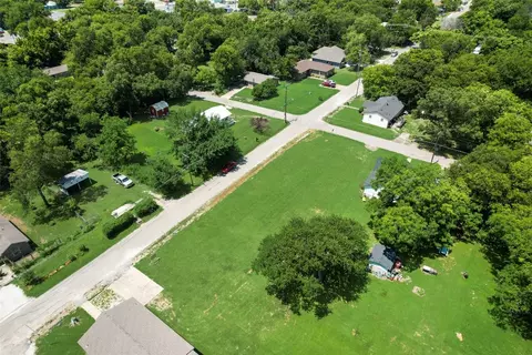 607 E 6th St, Bonham, TX 75418 photo 10