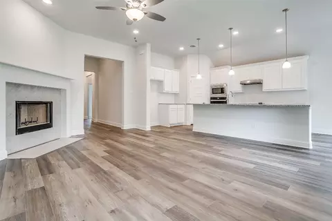 417 Elyse Rd, Keene, TX 76059 photo 6