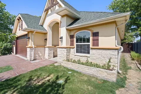 3441 Stuart Dr, Fort Worth, TX 76110