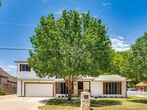 8201 Sayers Ln, North Richland Hills, TX 76182