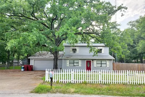 1305 Arrowhead Dr, West Tawakoni, TX 75474