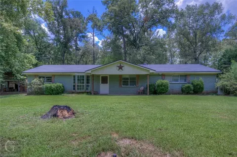 7808 Oak Creek Trl, Shreveport, LA 71129