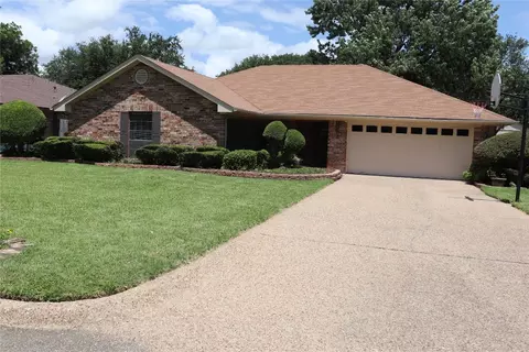 1514 Cobblestone Ln, Cleburne, TX 76033