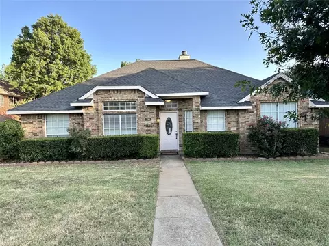 718 Blue Oak Dr, Lewisville, TX 75067
