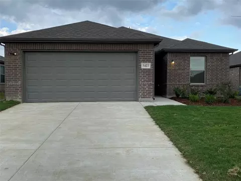 1423 Warringwood Dr, Greenville, TX 75402
