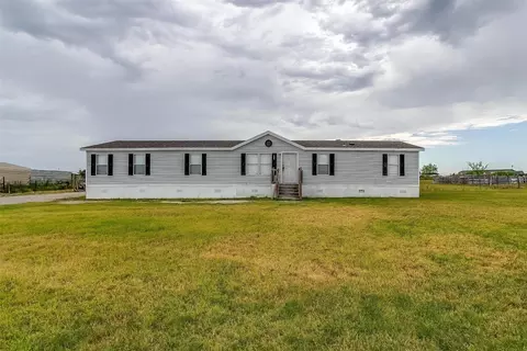 5908 Black Springs Ln, Joshua, TX 76058