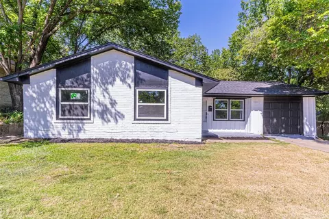 1610 Virginia St, Grand Prairie, TX 75051