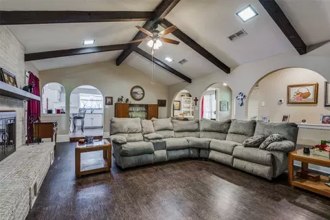 703 Cherry St, Sanger, TX 76266 photo 7