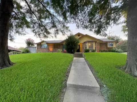2021 W Arbor Rose Dr, Grand Prairie, TX 75050