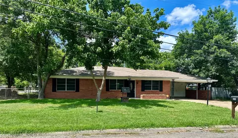 201 E 5th St, Kaufman, TX 75142
