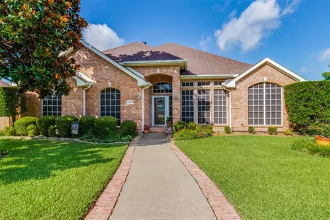 1713 Fredricksburg Dr, Mesquite, TX 75181