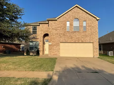 532 Paddle Dr, Crowley, TX 76036