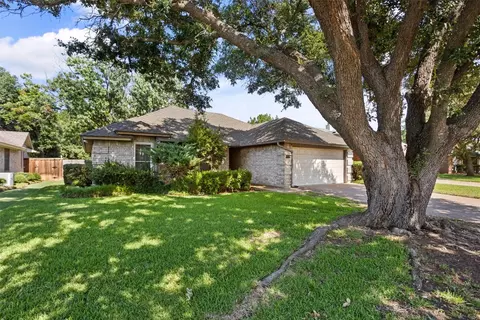 7933 Tree Leaf Ln, Fort Worth, TX 76123