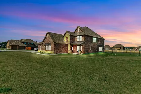 1059 Hickory Ln, Howe, TX 75459