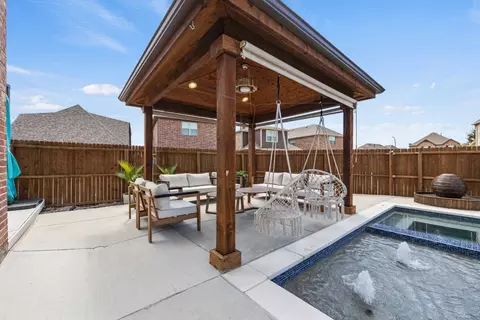 8128 Whistling Duck Dr, Fort Worth, TX 76118