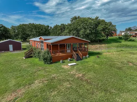 9743 E Us Highway 82, Whitesboro, TX 76273