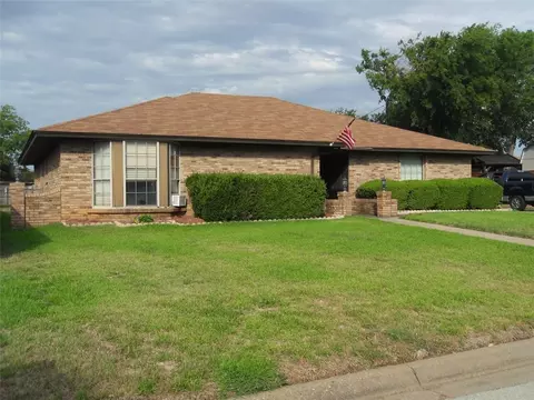 608 Porter Ave, Crowley, TX 76036