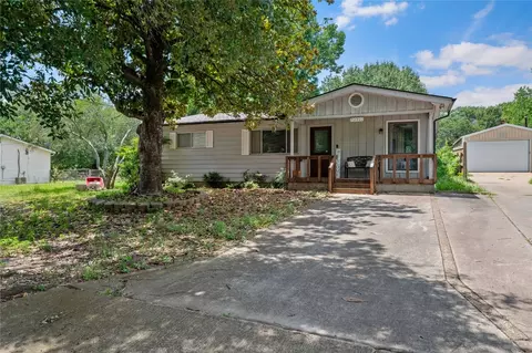 2039 Avon Dr, Denison, TX 75020