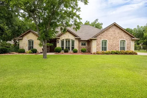 8902 Augusta Dr, Granbury, TX 76049