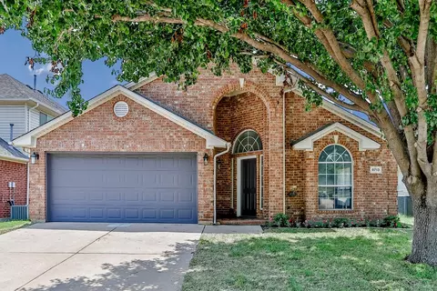 8713 Sunset Trace Dr, Fort Worth, TX 76244