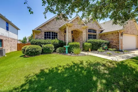 1208 Berkeley Dr, Burleson, TX 76028