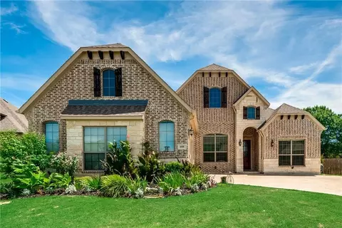 608 Meadow Wood Ct, Desoto, TX 75115