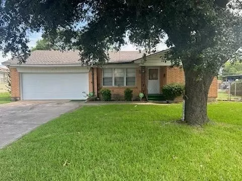 8539 Blossom Ln, Dallas, TX 75227