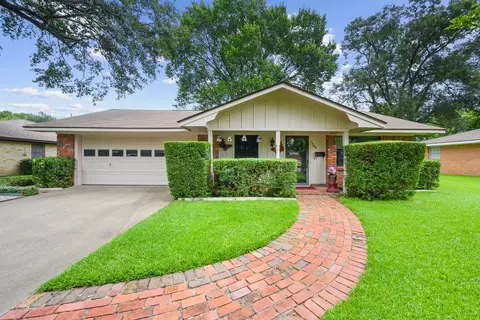 1705 E Beverly Dr, Corsicana, TX 75110