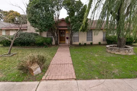 60 Lakewood Dr, Hickory Creek, TX 75065