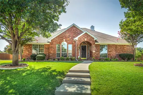 323 Love Bird Ln, Murphy, TX 75094