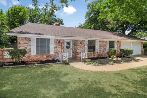812 Lake Charles Ave, Fort Worth, TX 76103