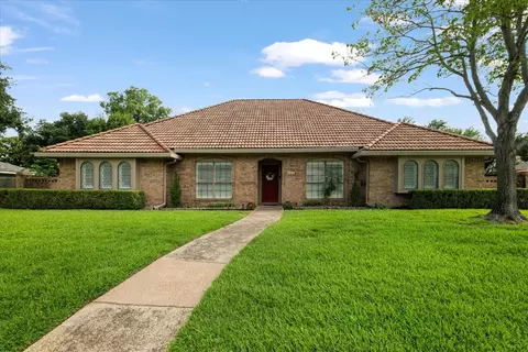 521 Briarglen Dr, Coppell, TX 75019