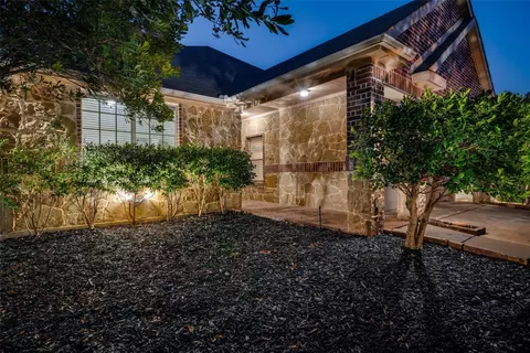 1001 Bend Ct, Forney, TX 75126
