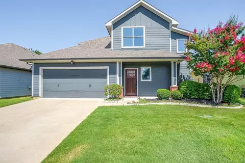 408 Brewer St, Grapevine, TX 76051