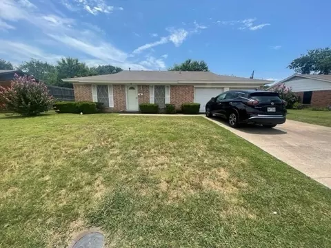409 San Carlos Dr, Grand Prairie, TX 75051