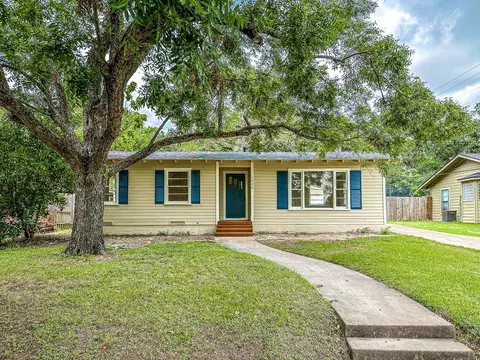1424 Bowie Dr, Corsicana, TX 75110