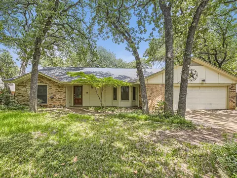 2910 Ridgewood Dr, Grapevine, TX 76051