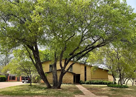 2134 Old Orchard Rd, Abilene, TX 79605