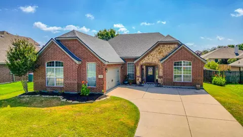 2233 Taylor Dr, Weatherford, TX 76087