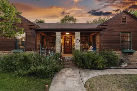 504 Jefferson St, Weatherford, TX 76086