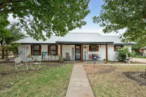 824 Genoa, Italy, TX 76651