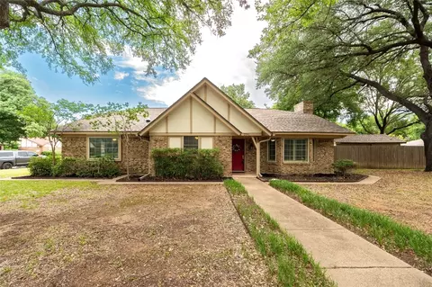 2501 Glassboro Cir, Arlington, TX 76015