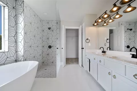 6011 Castanada Dr, Arlington, TX 76018