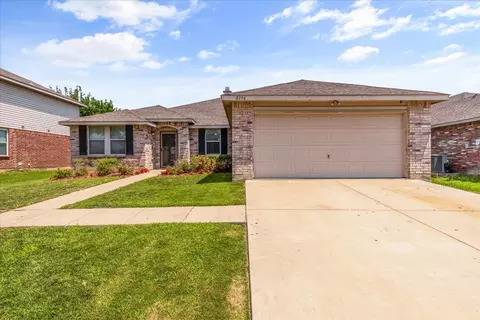 2136 Edgewood Dr, Grand Prairie, TX 75052