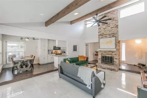 7336 Stonybrooke Dr, North Richland Hills, TX 76182