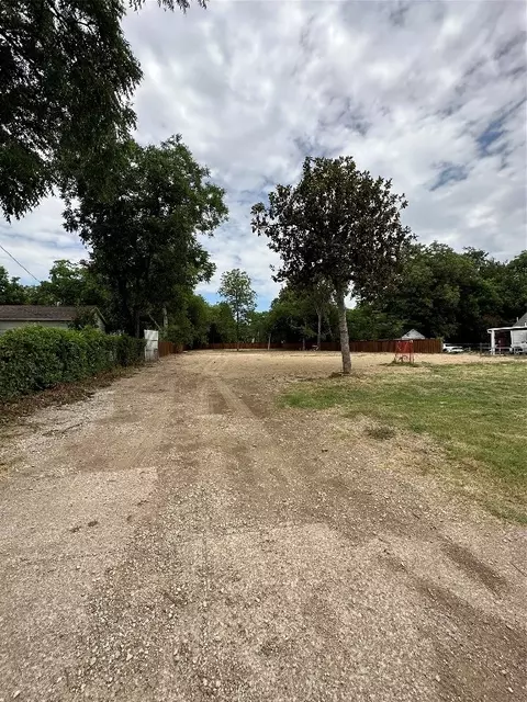 5905 Wall Ave, Haltom City, TX 76117