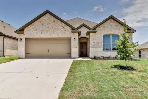 704 Hackamore St, White Settlement, TX 76108